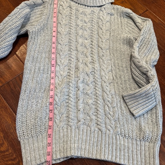 GAP Cable Knit Turtleneck Cozy Light Gray Sweater - Picture 6 of 10